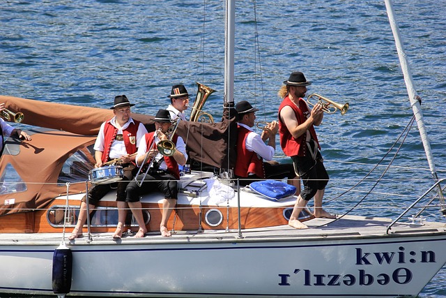 各支豪门哄 各支豪门哄